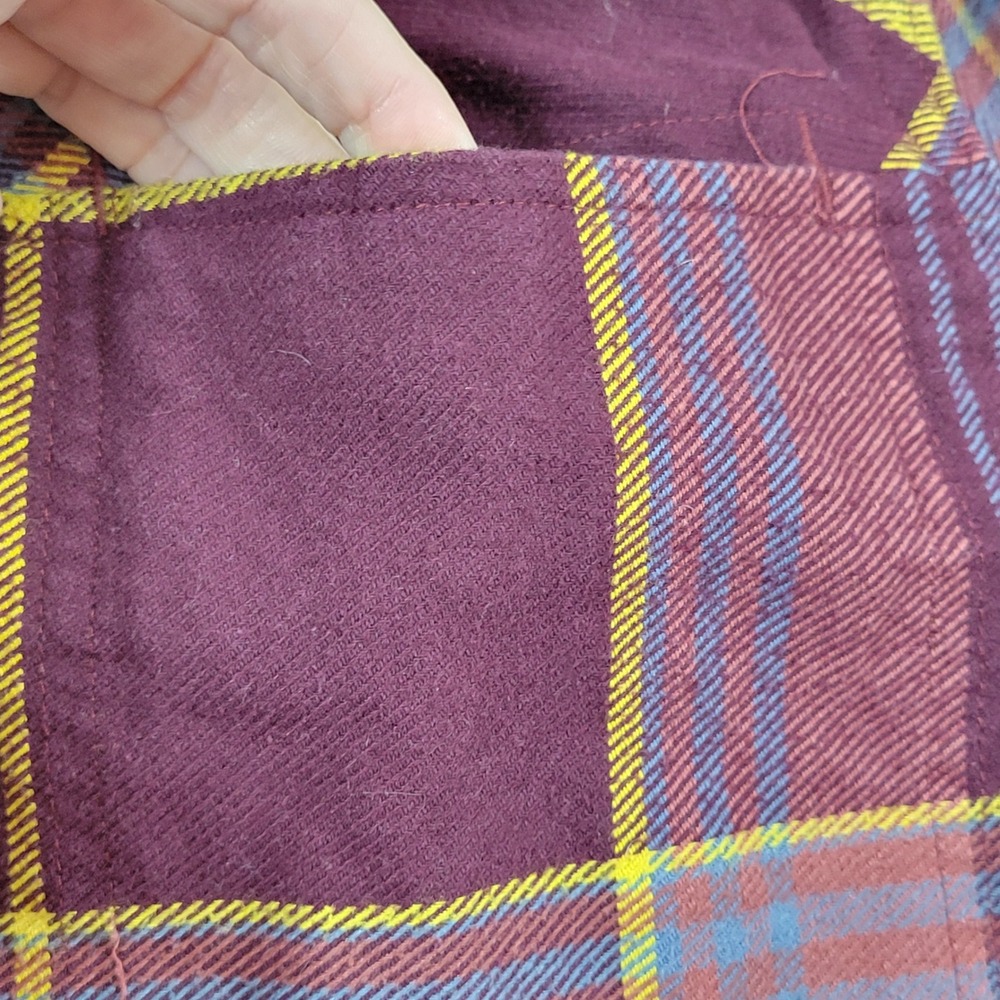 Duluth Trading Co Flannel Shirt Womens XL Purple Excellent Plaid Side Pockets - Picture 5 of 9
